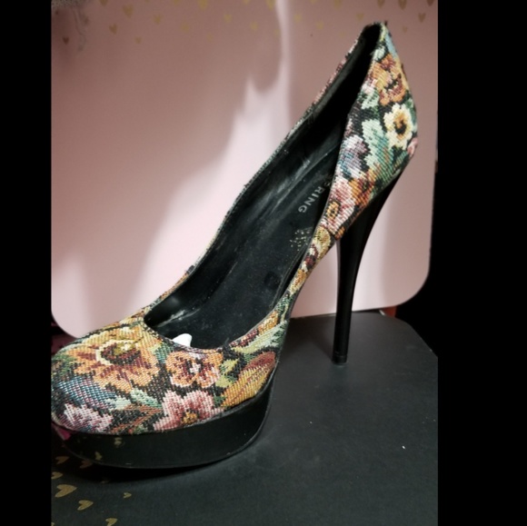 Cute and Sexy Floral Stilleto Heels - Picture 1 of 3